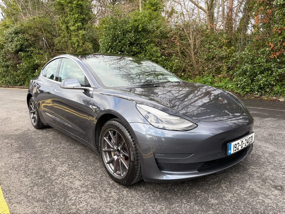 Tesla Model 3 NCT 11/27 PANORAMIC ROOF - Image 1
