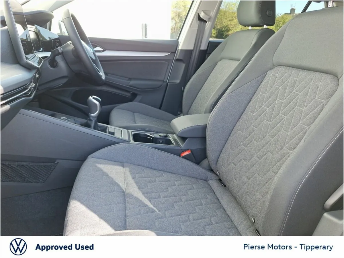 Volkswagen Golf LAUNCH EDIT 1.5 TSI 115HP - Image 4