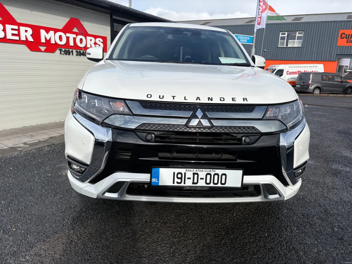 2019 Mitsubishi Outlander Petrol Hybrid 4WD - Image 4