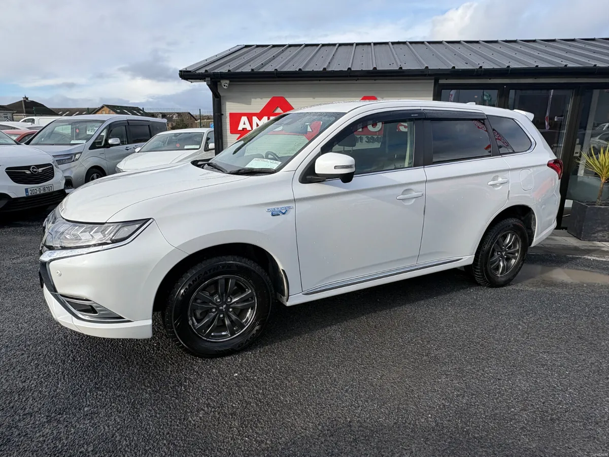 2019 Mitsubishi Outlander Petrol Hybrid 4WD - Image 3