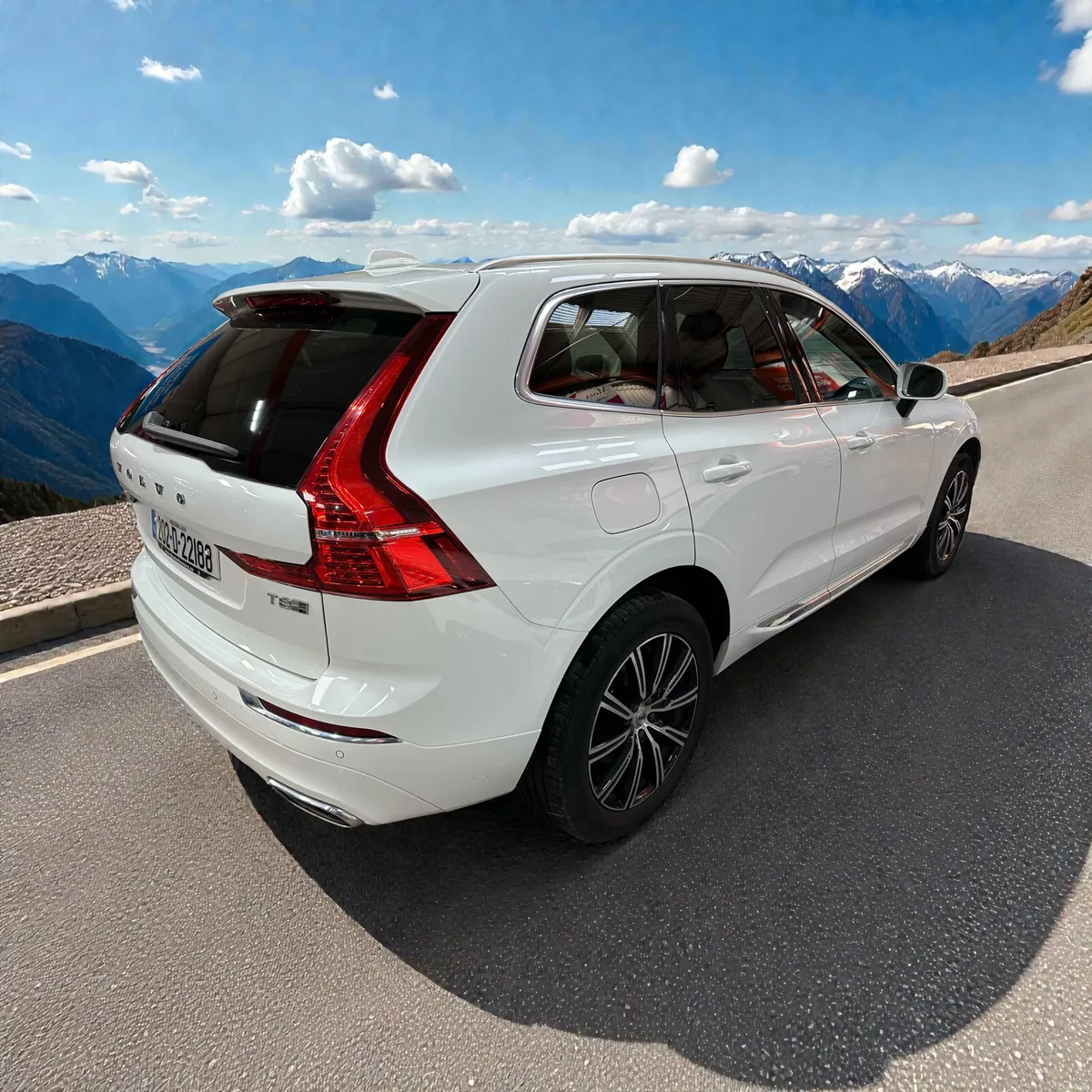 Volvo XC60 T8 Plug In  Hybrid Petrol Inscription - Image 2