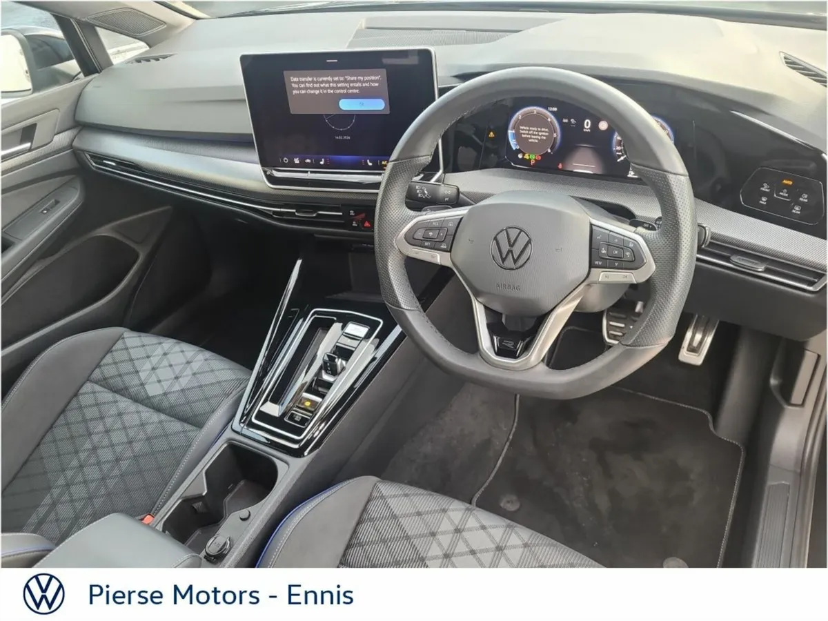 Volkswagen Golf GOLF R-LINE 2.0 TDI 150HP - BLACK - Image 3