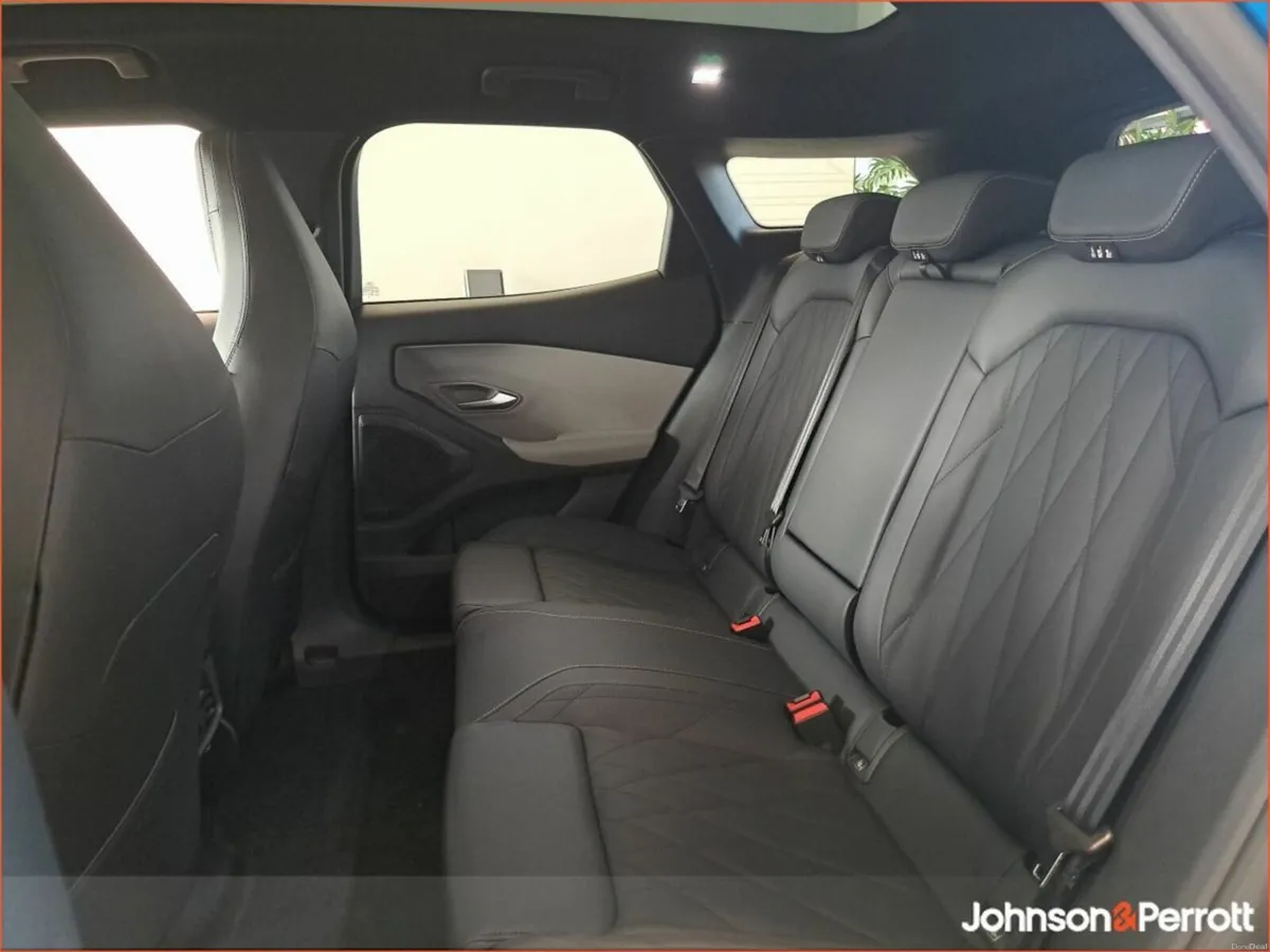 Ford Explorer Premium 77kWh Extended Range - Image 5