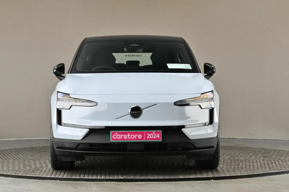 Volvo EX30 SINGLE MOTOR EXTENDED RANGE 69KWH RWD - Image 2