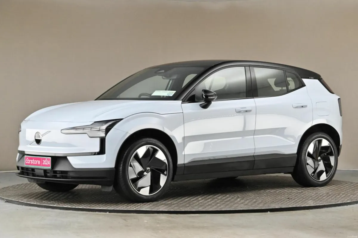 Volvo EX30 SINGLE MOTOR EXTENDED RANGE 69KWH RWD - Image 4