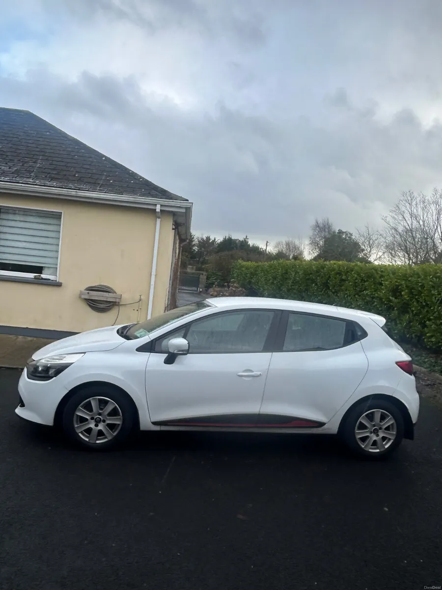 Renault Clio 2015 - Image 4