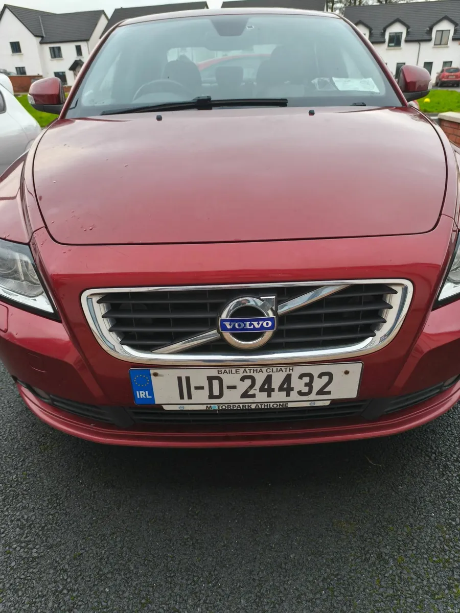 Volvo S40 2011 - Image 1