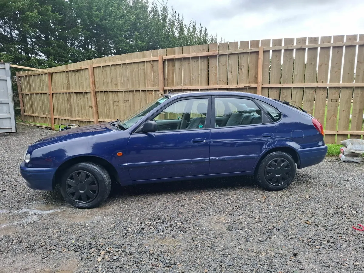 Toyota Corolla 1999 - Image 2