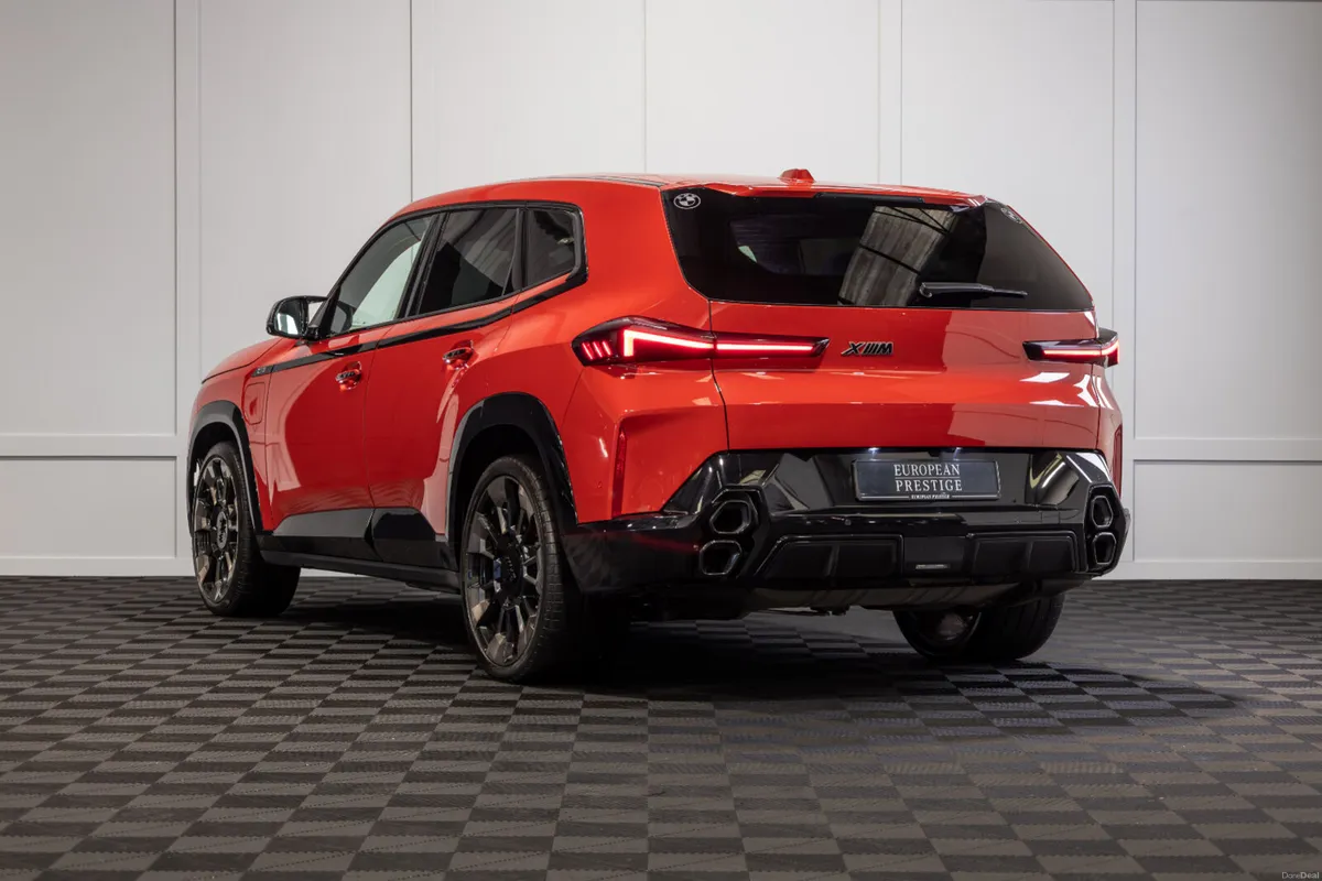 242 BMW XM 50e - Image 4