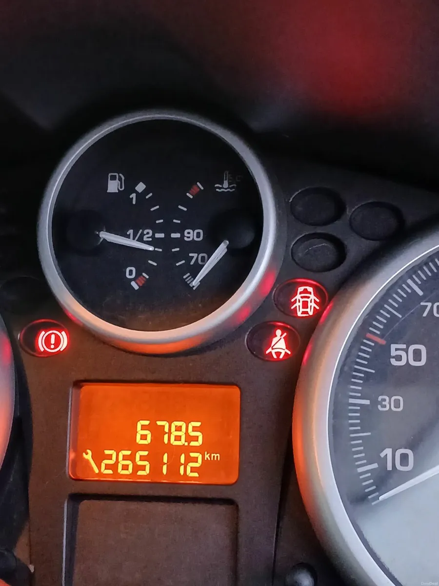 Peugeot 207 2012 - Image 4