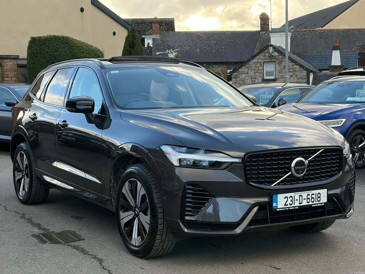 231 Volvo XC60 T6 PHEV Dark AWD Auto - Image 3