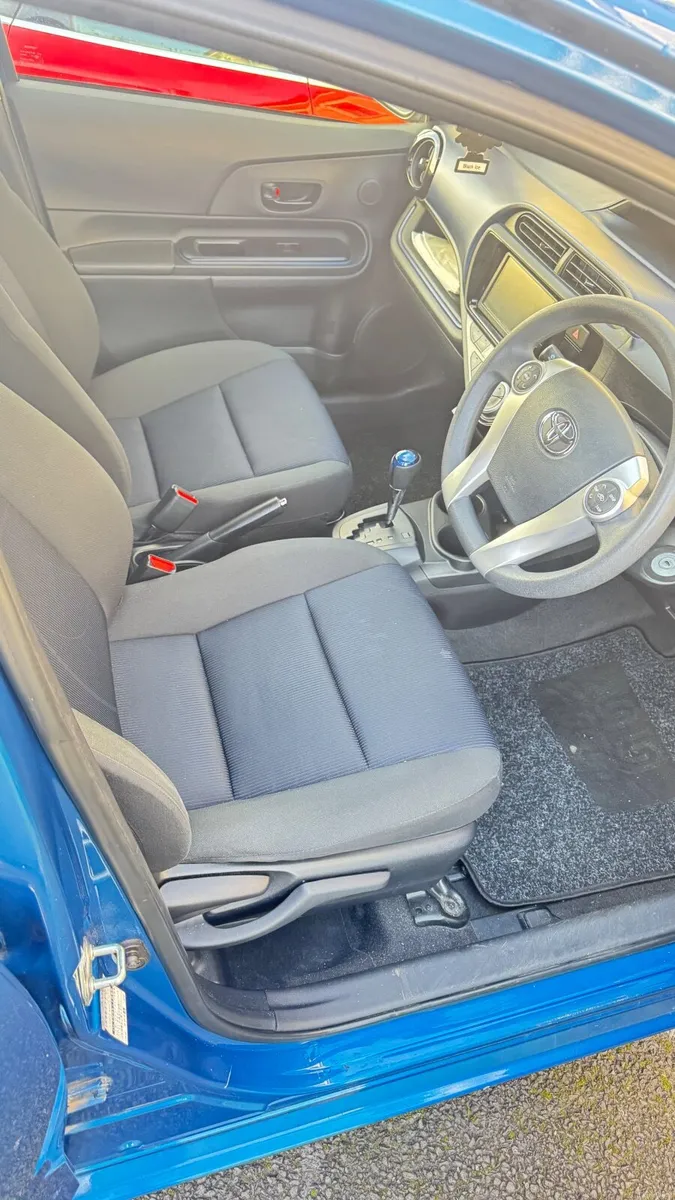 Toyota Aqua 2016 - Image 2