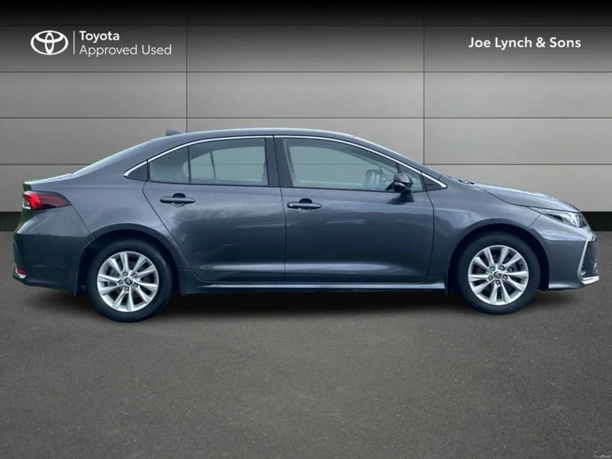Toyota Corolla COROLLA SALOON LUNA - Image 3