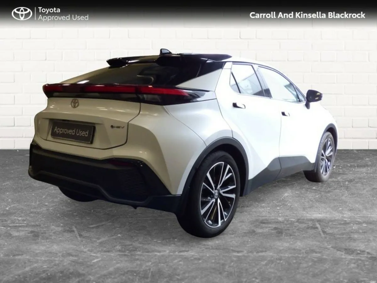 Toyota C-HR Hybrid Sol - Image 2