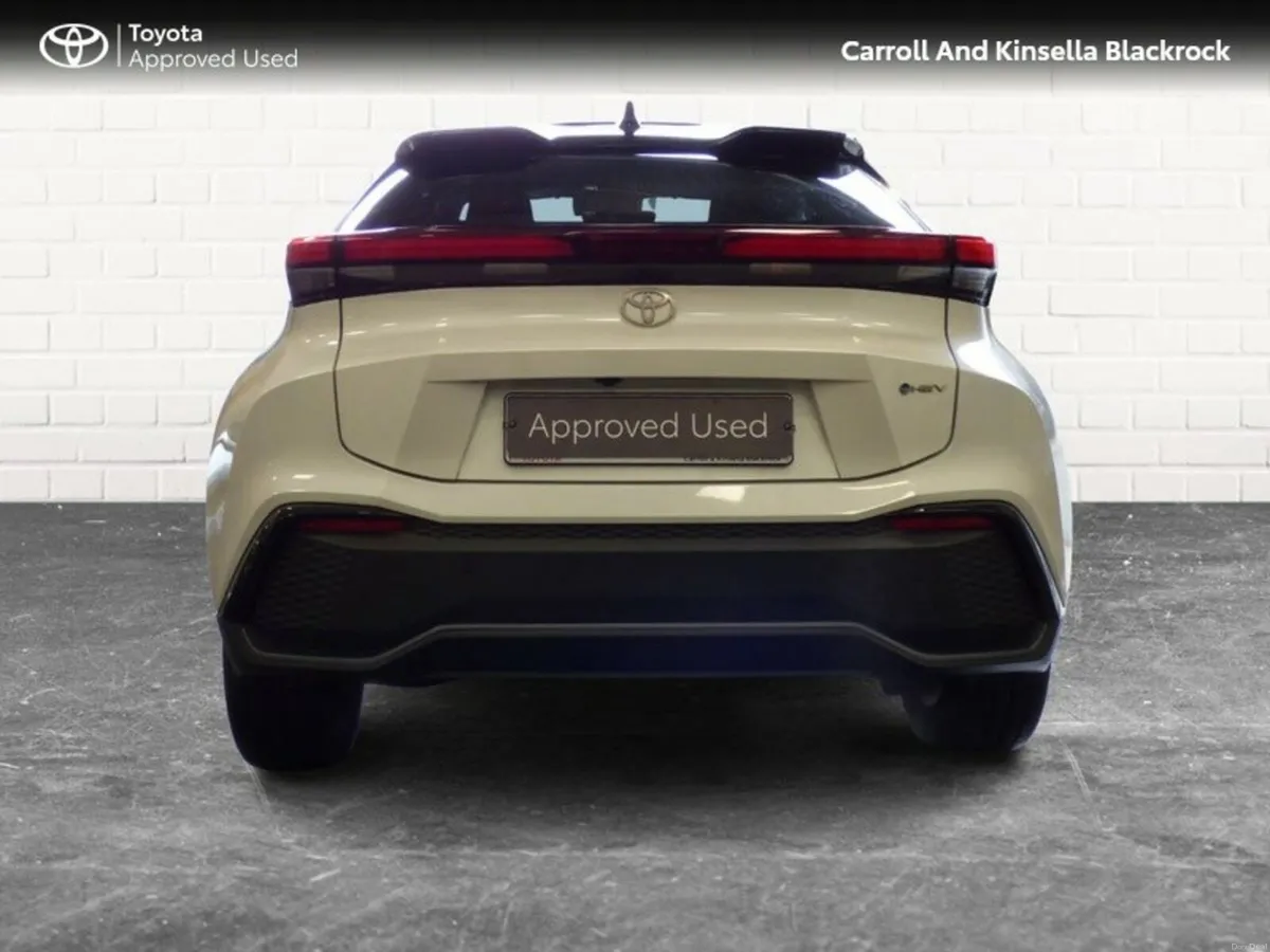 Toyota C-HR Hybrid Sol - Image 4