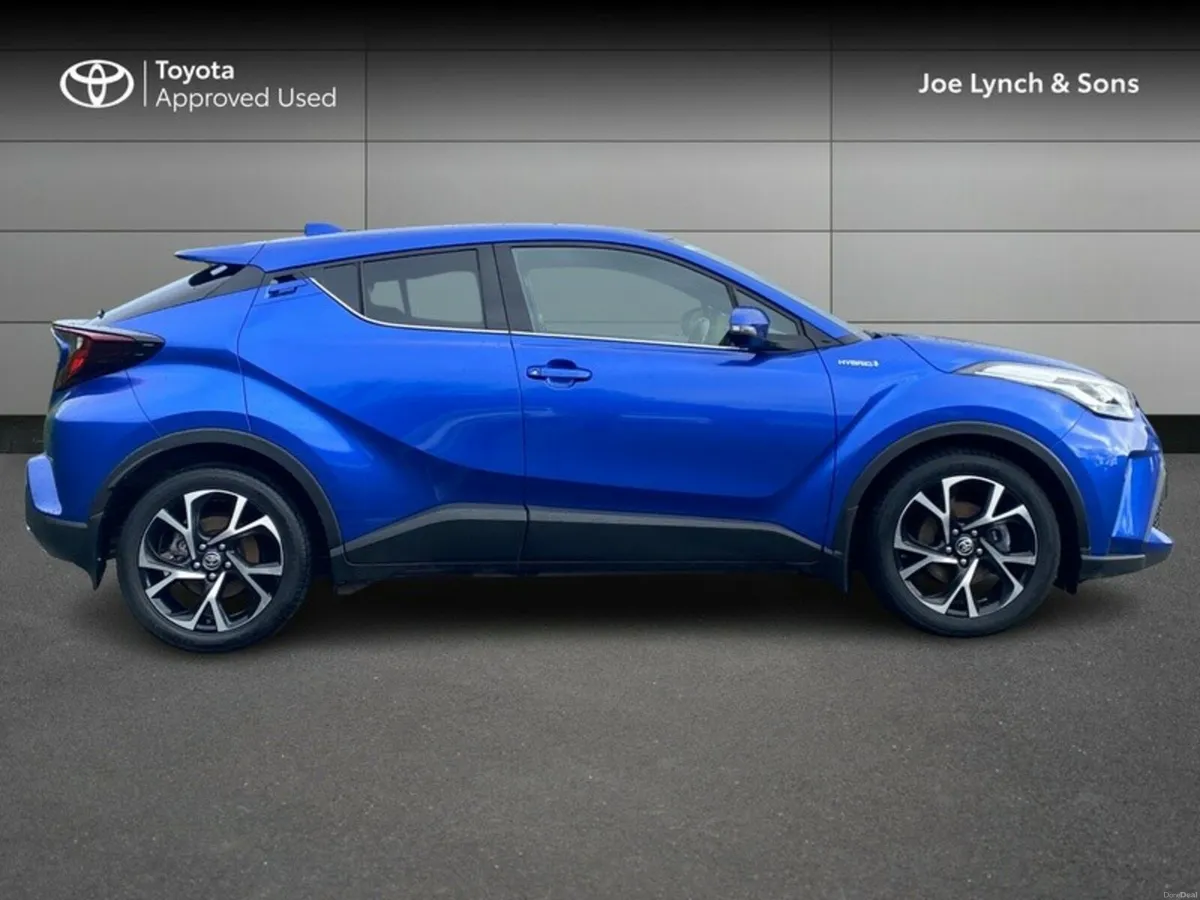 Toyota C-HR Hybrid Sport - Image 3