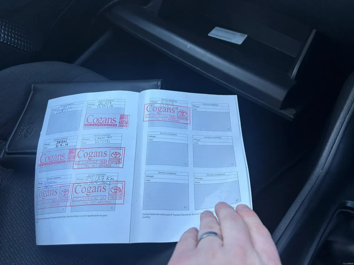 Toyota C-HR 2017  PETROL  LOW  MILEAGE - Image 4