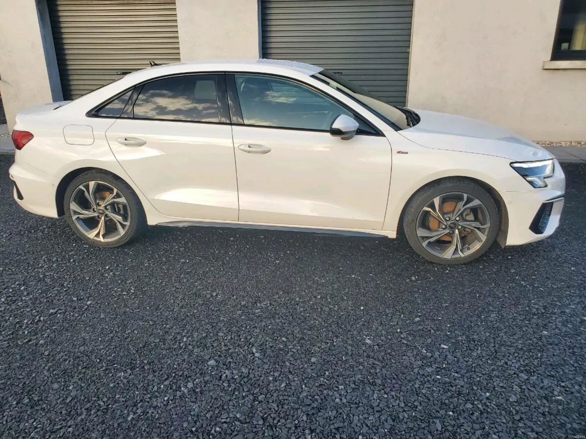 Audi A3 Sal S Line Black Edition 35 TFSI S-T 2024 - Image 3