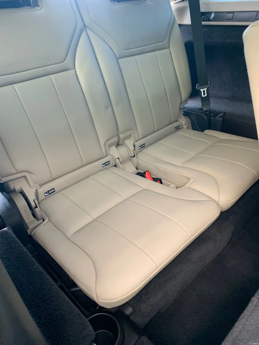 Land Rover Discovery SE 2018 7 Seater - Image 3