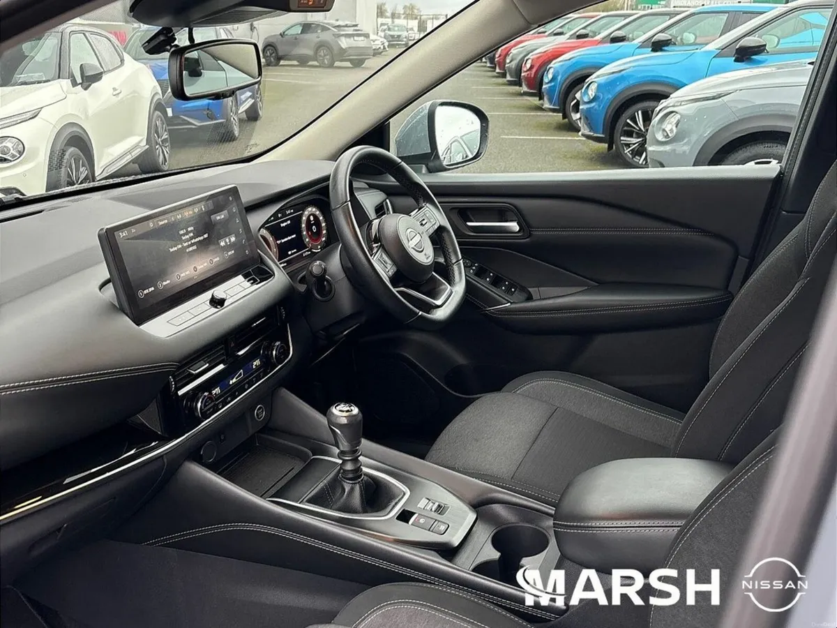 Nissan Qashqai 1.3 MILD HYBRID SV PREMIUM 5DR - Image 2