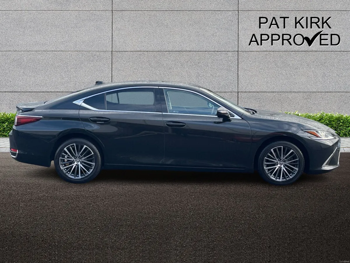 Lexus ES Saloon - Image 3