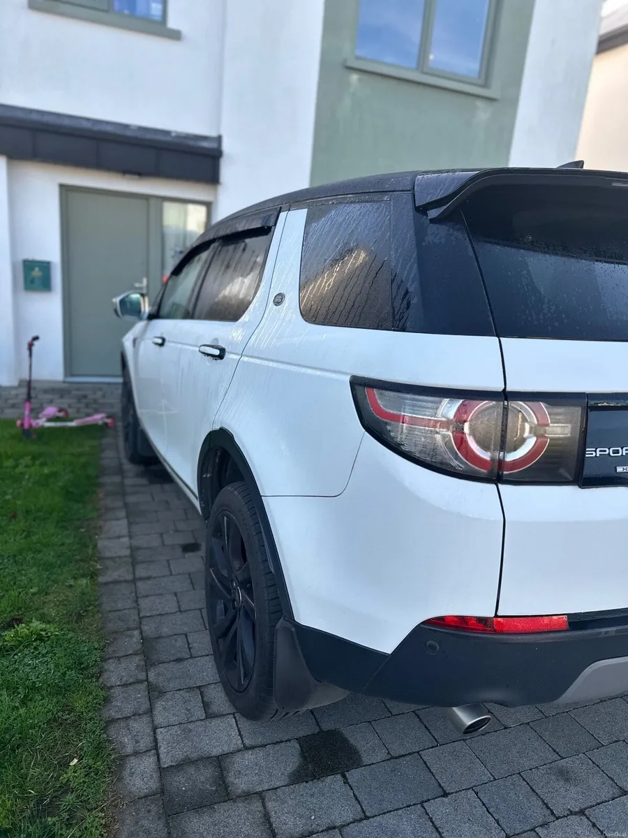 Land Rover Discovery Sport 2018 - Image 4