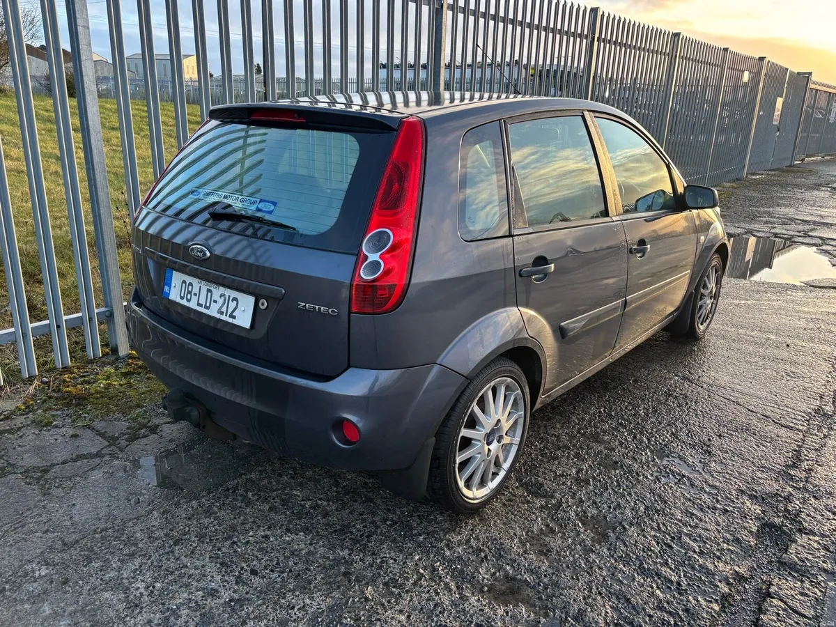 Ford fiesta - Image 4