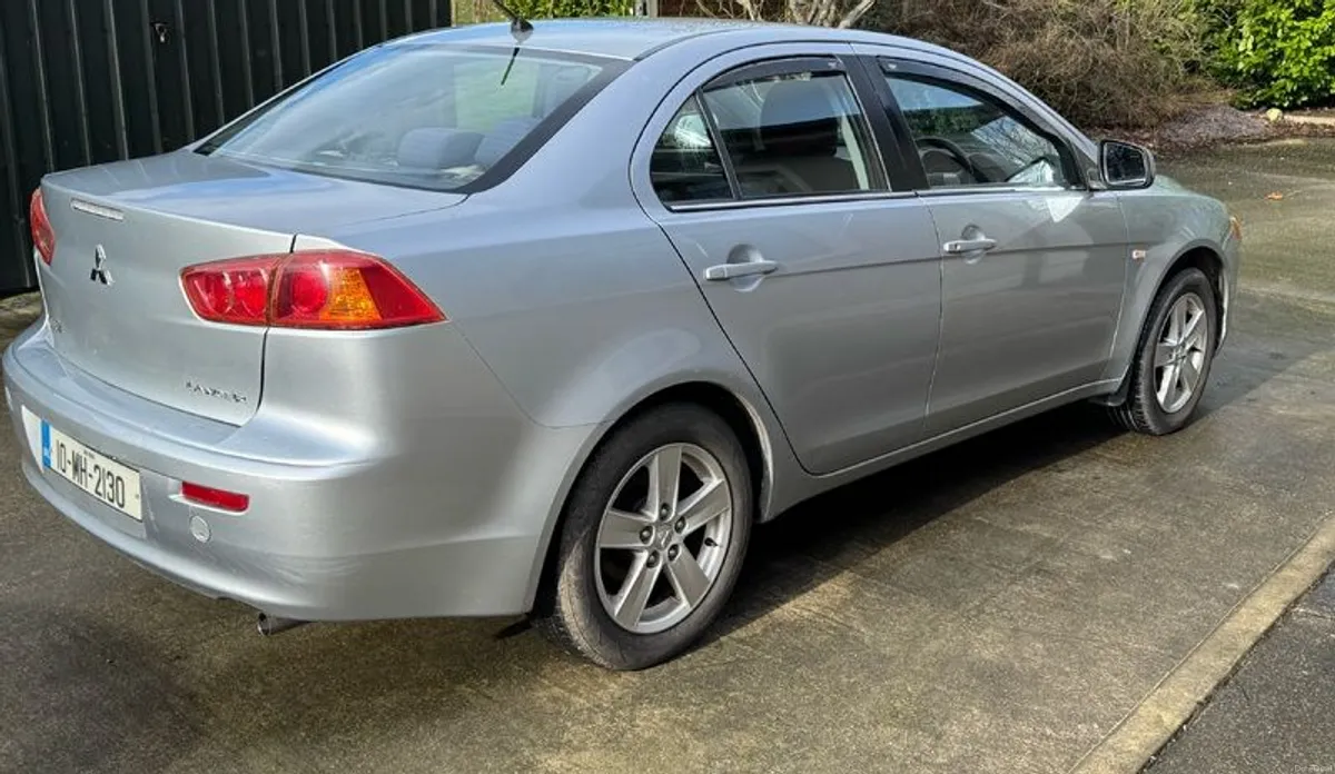 2010 Mitsubishi Lancer - Image 3