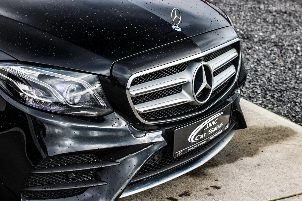 2020 MERCEDES BENZ E300 AMG LINE - Image 4