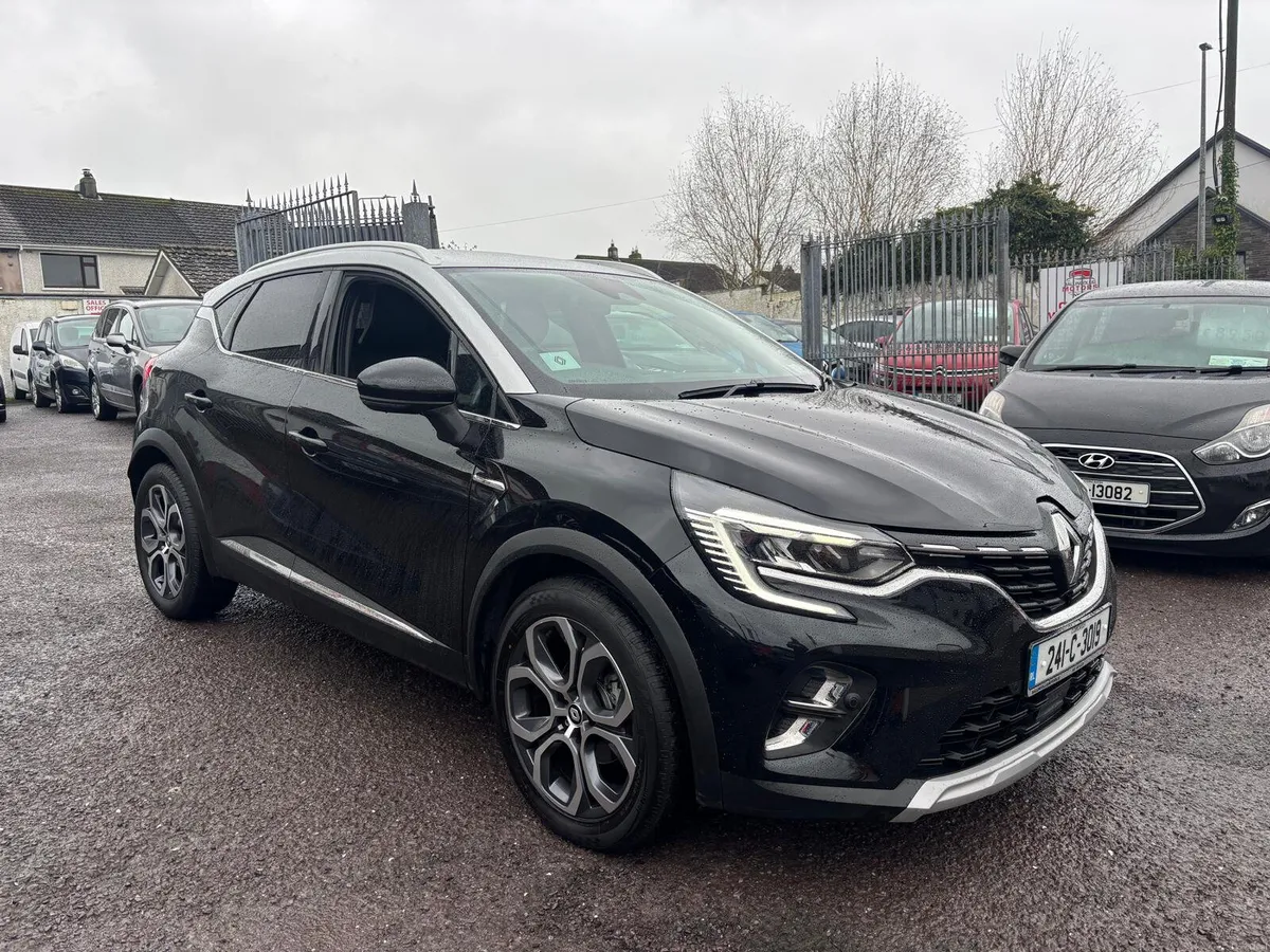 Renault Captur 2024  PETROL  LOW  MILEAGE - Image 1