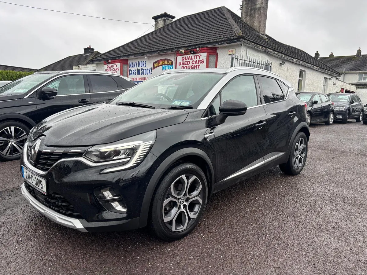 Renault Captur 2024  PETROL  LOW  MILEAGE - Image 2
