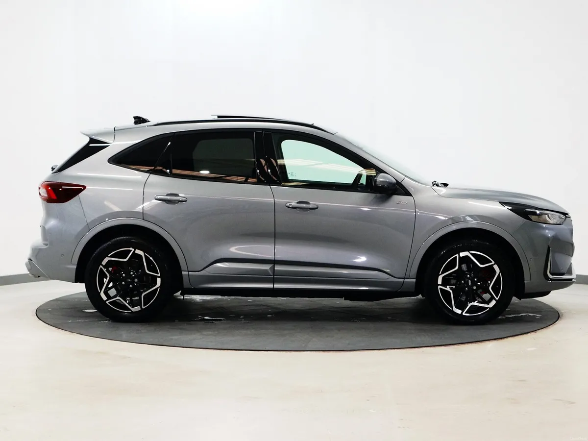 *44* 2025 Ford Kuga 2.5 ST-LINE X AUTO - Image 3