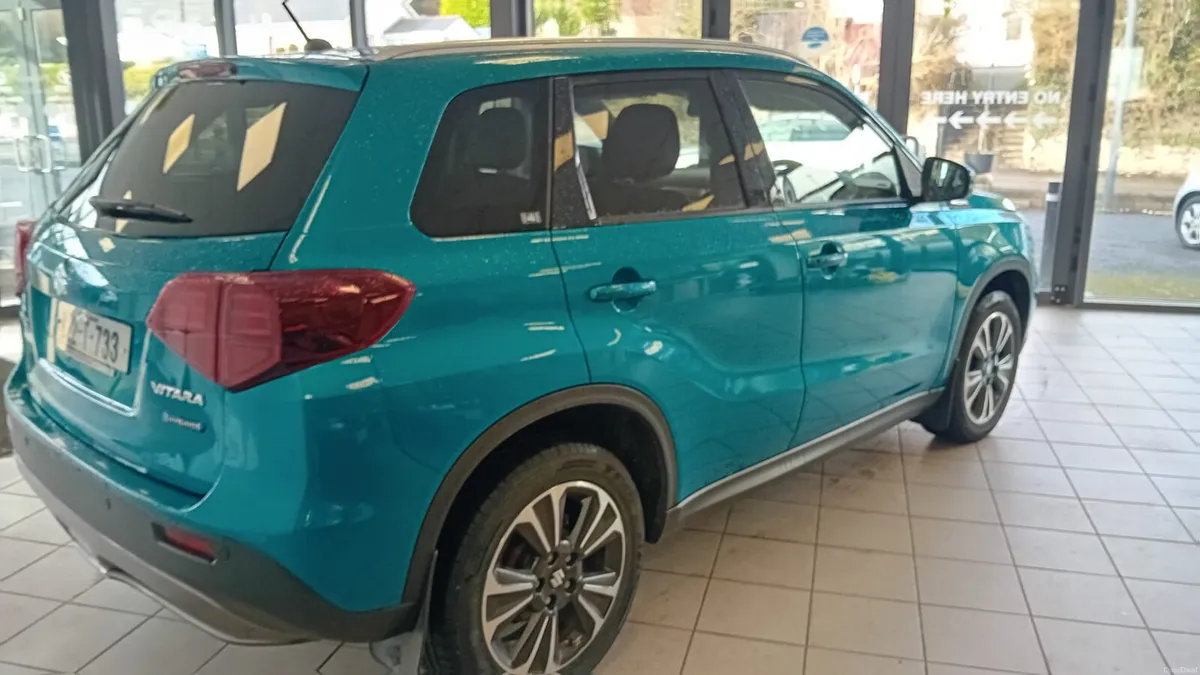 Suzuki Vitara 2022 1.5 Hybrid Auto - Image 2