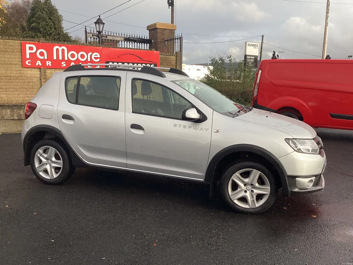 Dacia Sandero Stepway * 1.5 DIESEL - Image 2
