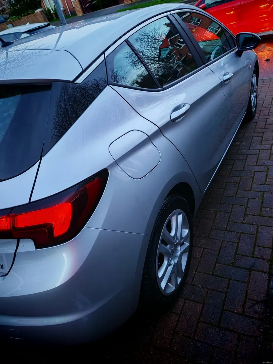 Opel Astra 2017 - Image 2