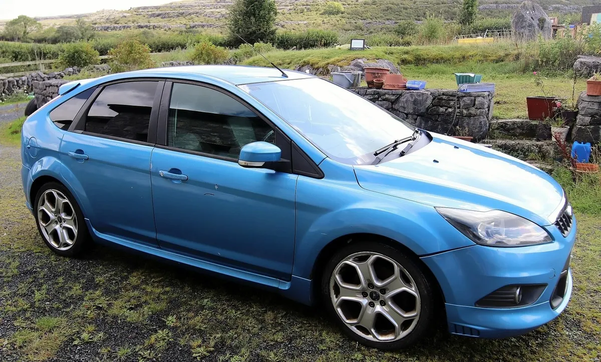 Ford Focus 2009 - Image 2