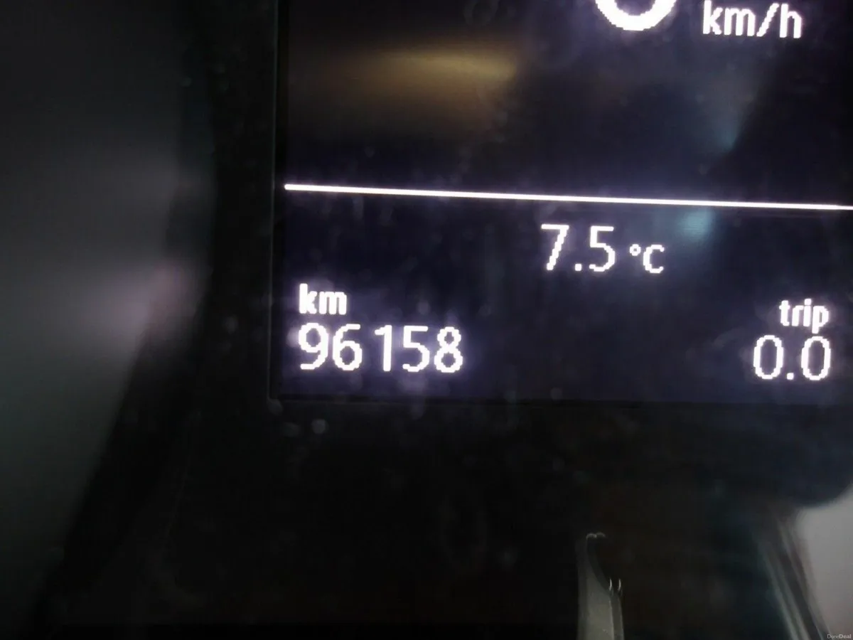 Volkswagen Golf 1.0 TSI 5DR 85HP