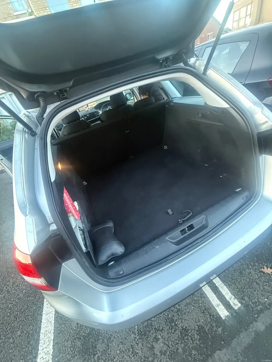 Peugeot 308 SW (Estate) automatic - Image 3