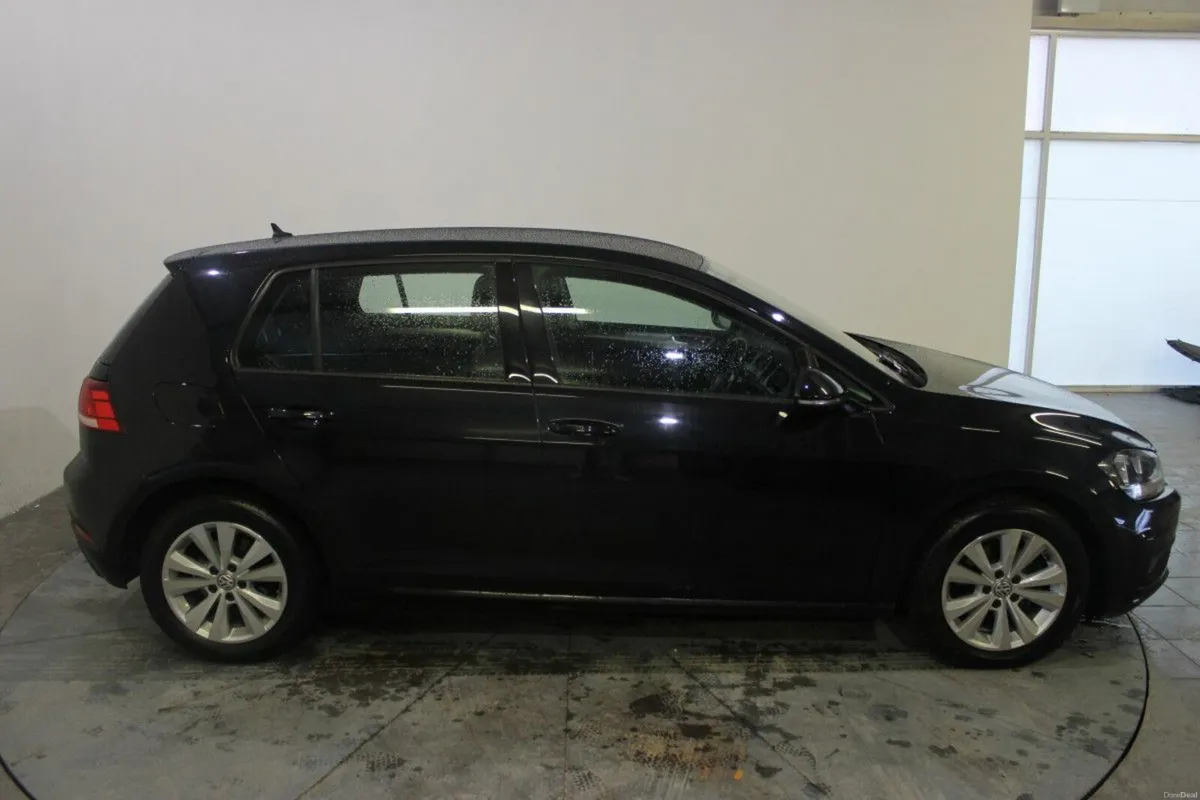 Volkswagen Golf 1.6 TDI 115HP Trendline - TENDER 1 - Image 3