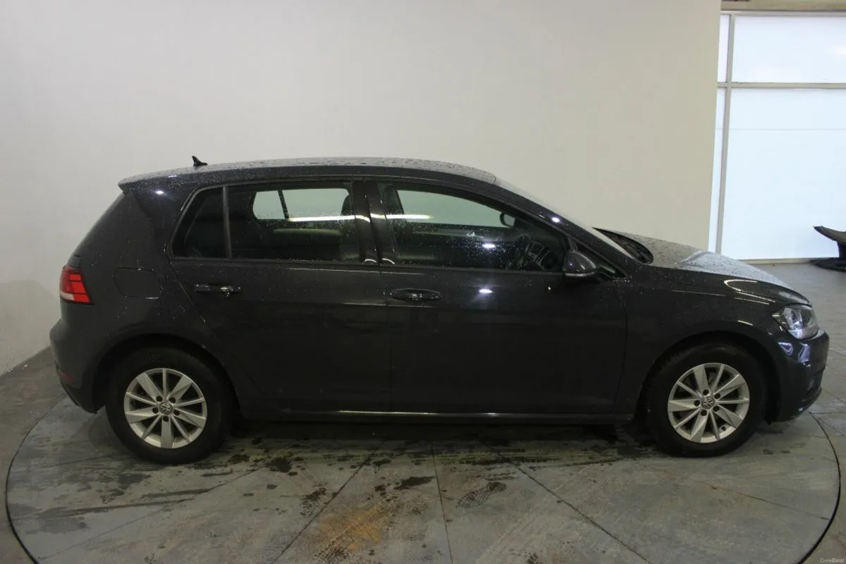 Volkswagen Golf 1.6 TDI 115HP Trendline - TENDER 5 - Image 4