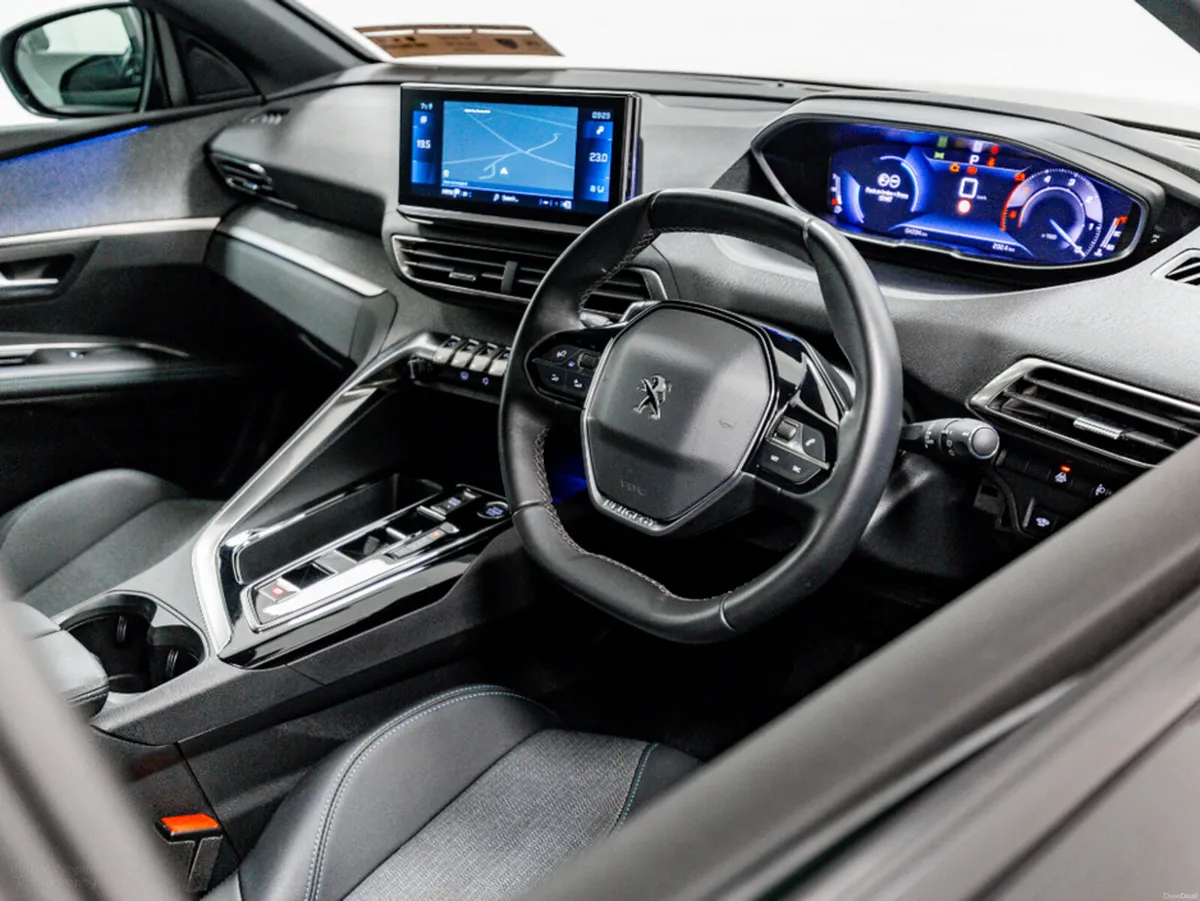 Peugeot 5008 Allure 1.5 Diesel Auto 130HP - 7 Seat - Image 2