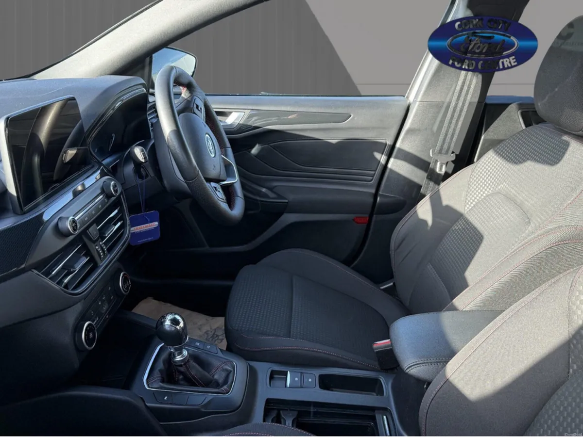 Ford Focus ST-LINE EDITION 5DR 1.5 TD 120 M6 - Image 4