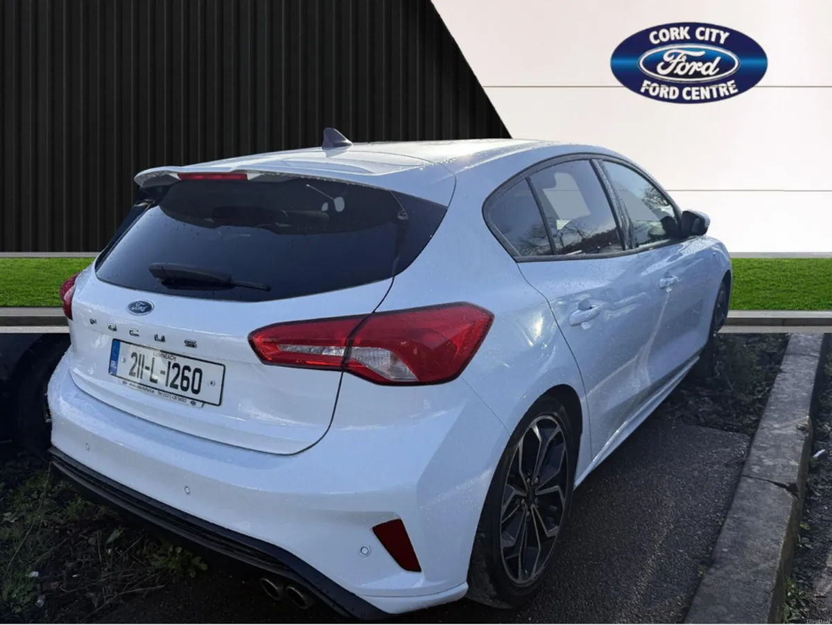 Ford Focus ST-LINE EDITION 5DR 1.5 TD 120 M6 - Image 2