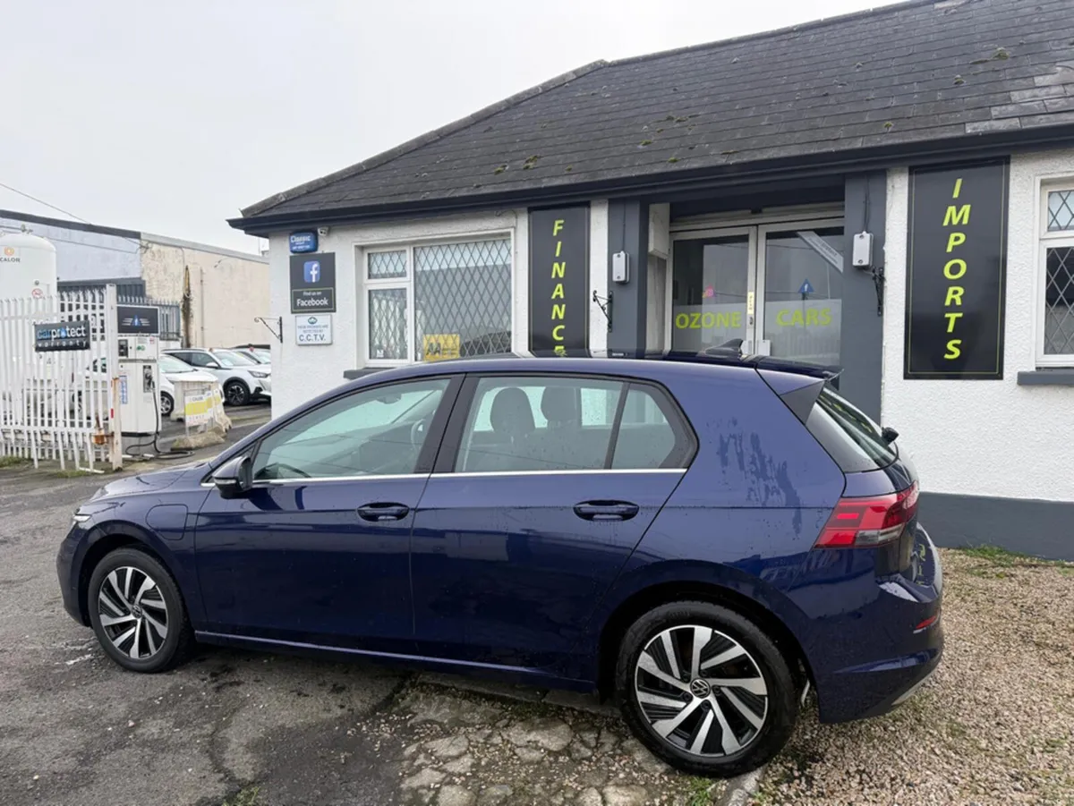 Volkswagen Golf STYLE TSI PHEV  E-HYBRID S DSG - Image 5