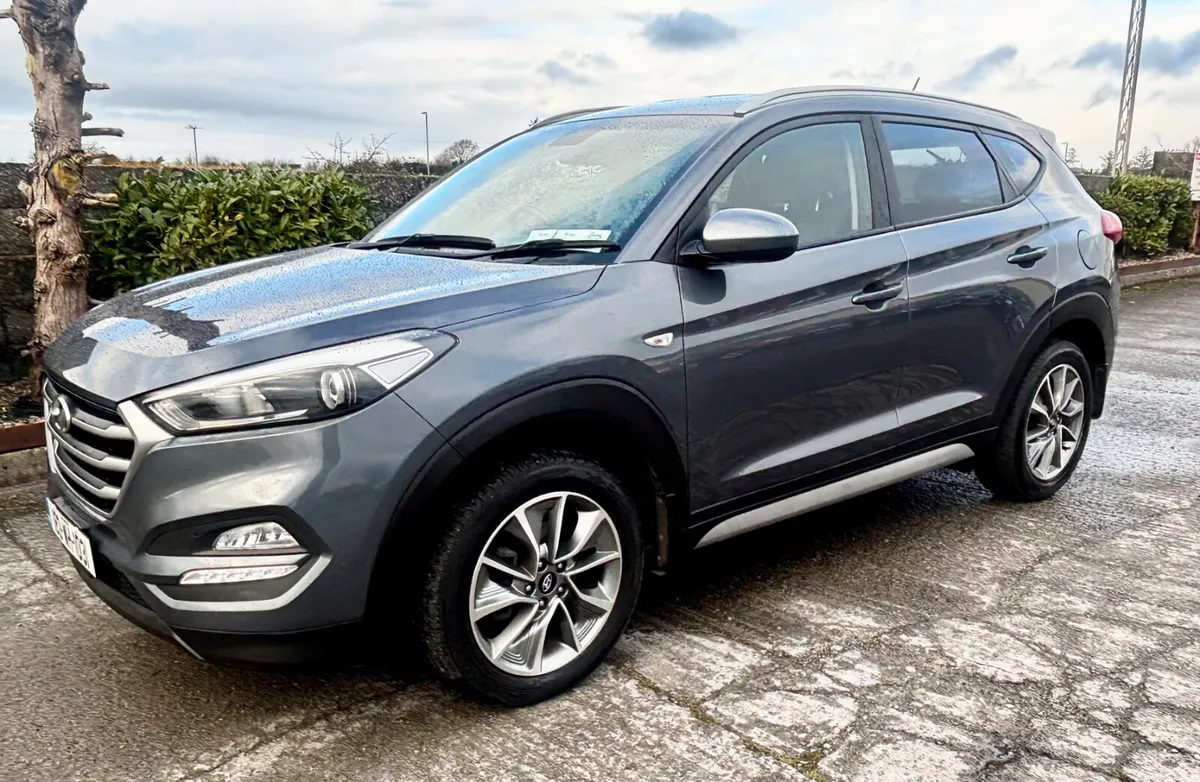 Hyundai Tucson EXECUTIVE 2018 2.0L Petrol AUTOMATI - Image 3