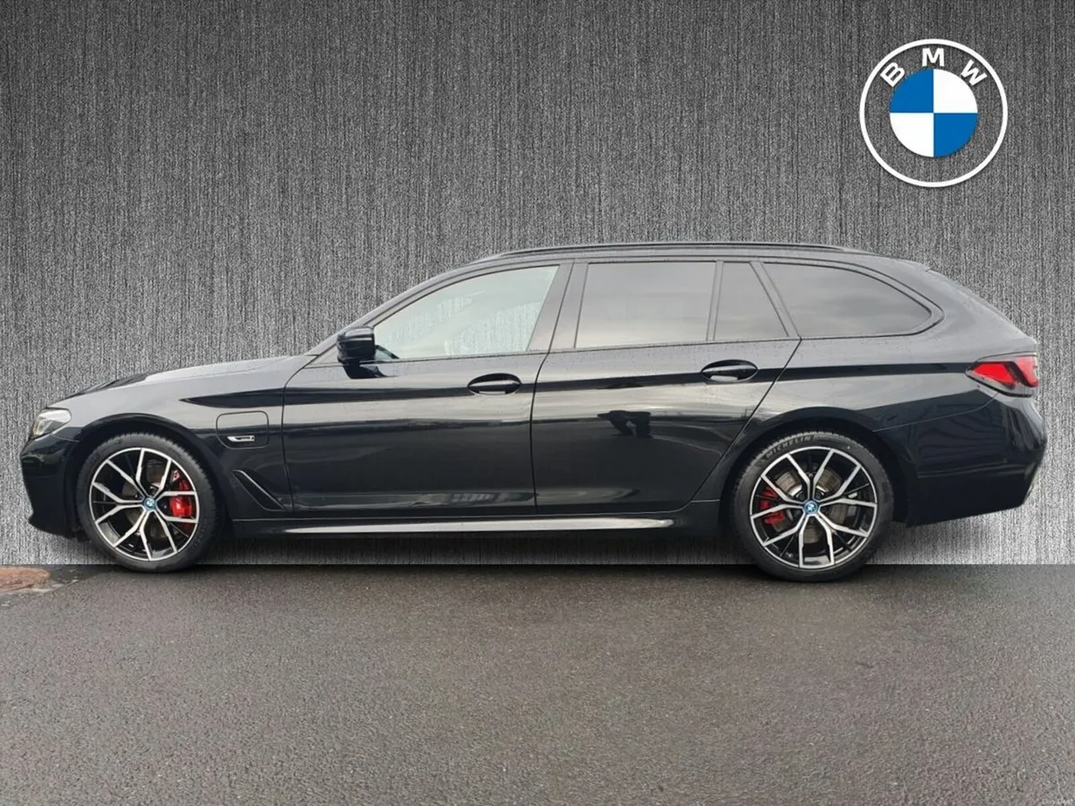 BMW 5-Series 530e M Sport Touring - Image 4