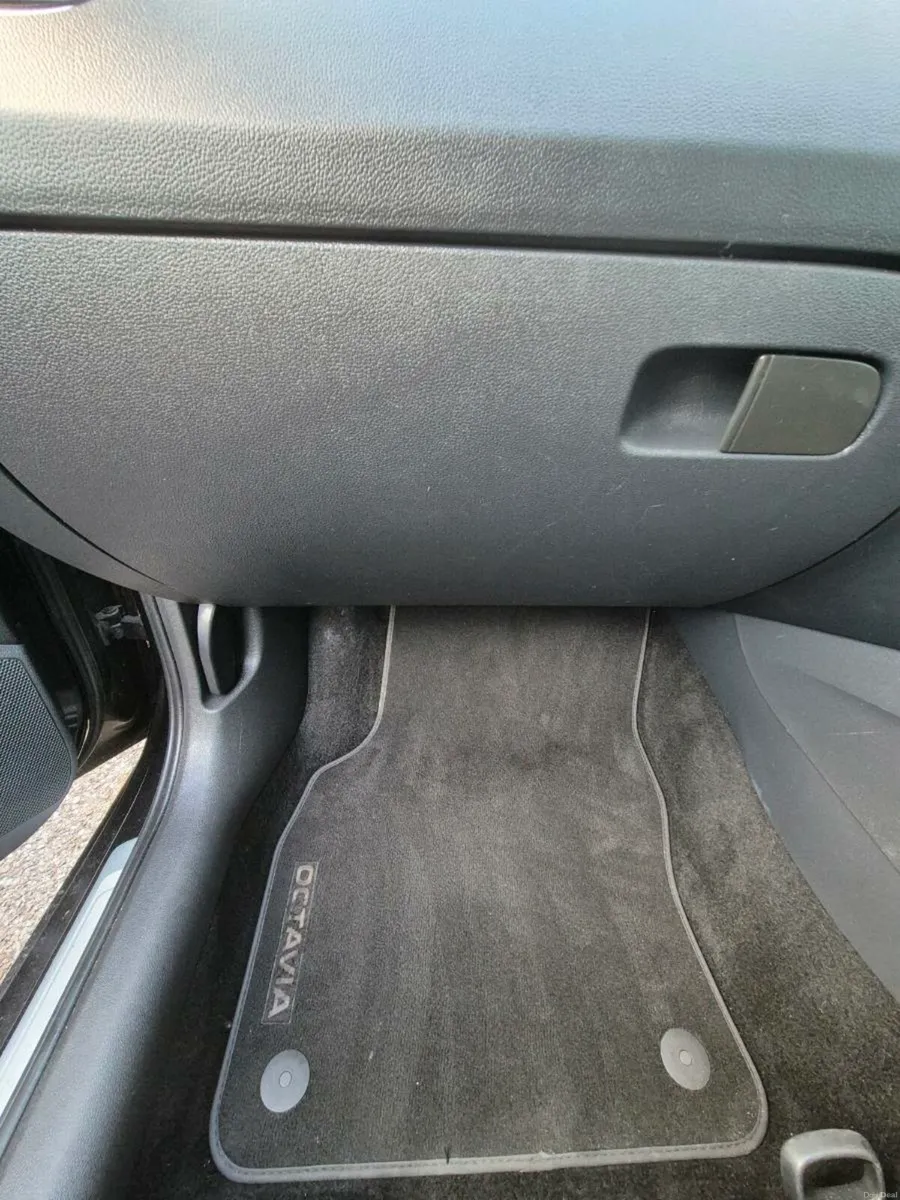 2017 Skoda Octavia VRS 4x4 - Image 2