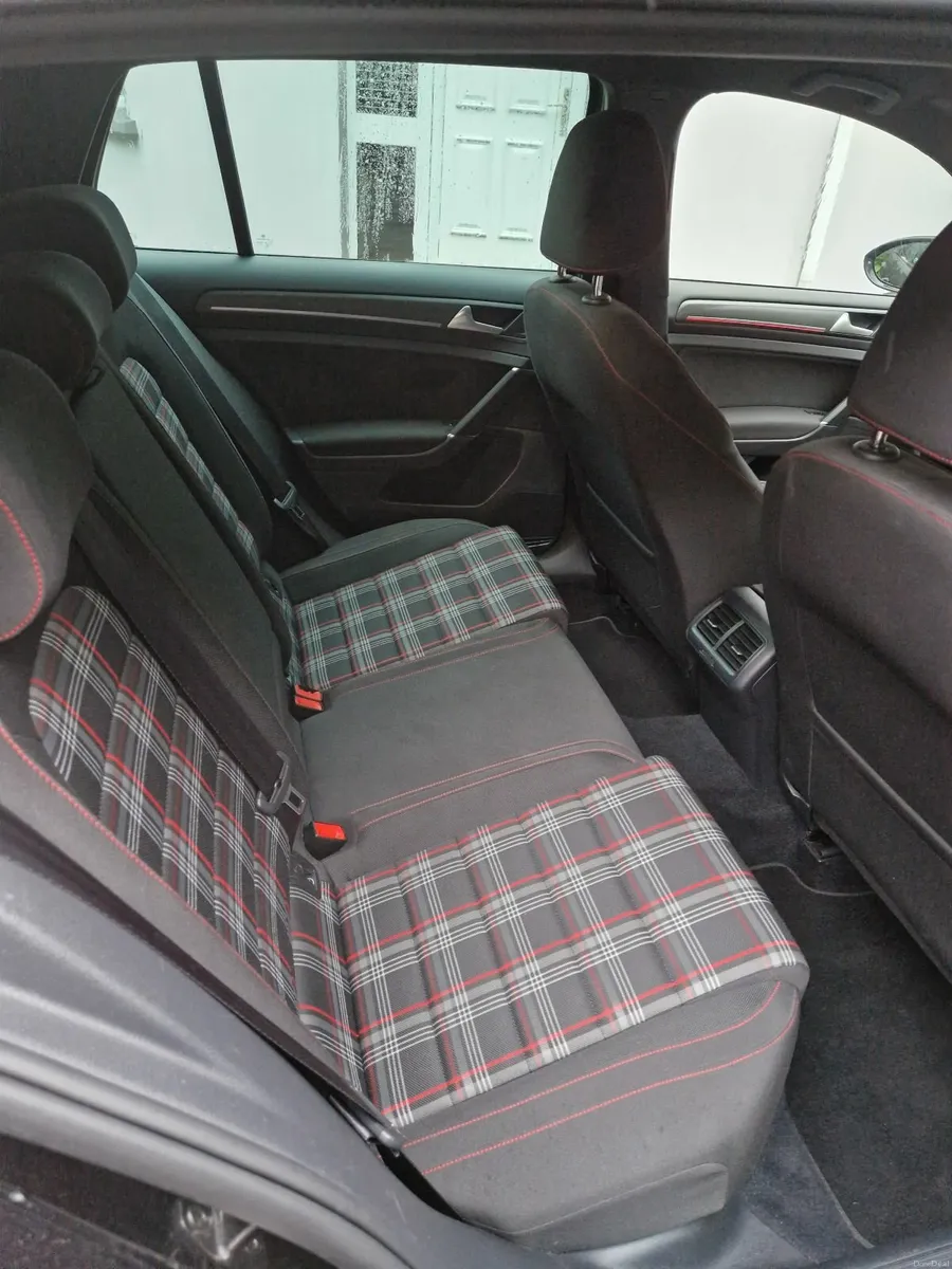 Volkswagen Golf GTI 2.0 DSG - Image 2