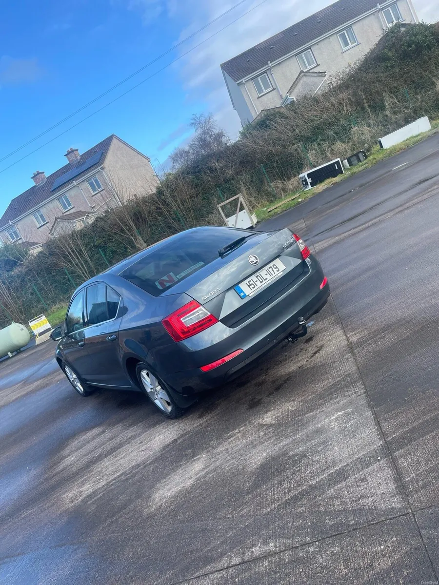 Skoda Octavia 1.6 Diesel (LOW KM) - Image 4
