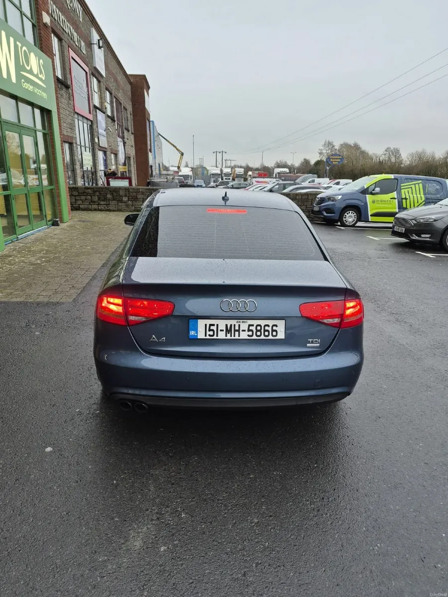 Audi A4 2015 - Image 2
